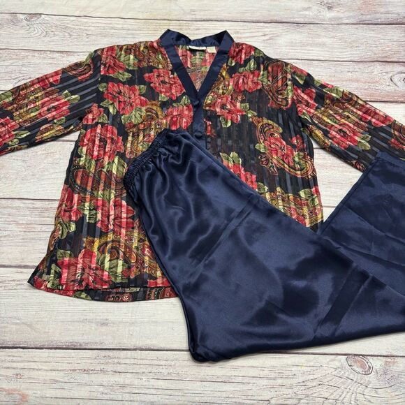 Victoria's Secret Other - Victoria’s Secret Gold Label Vintage Pajama Set Satin Silky Red Navy Size Large